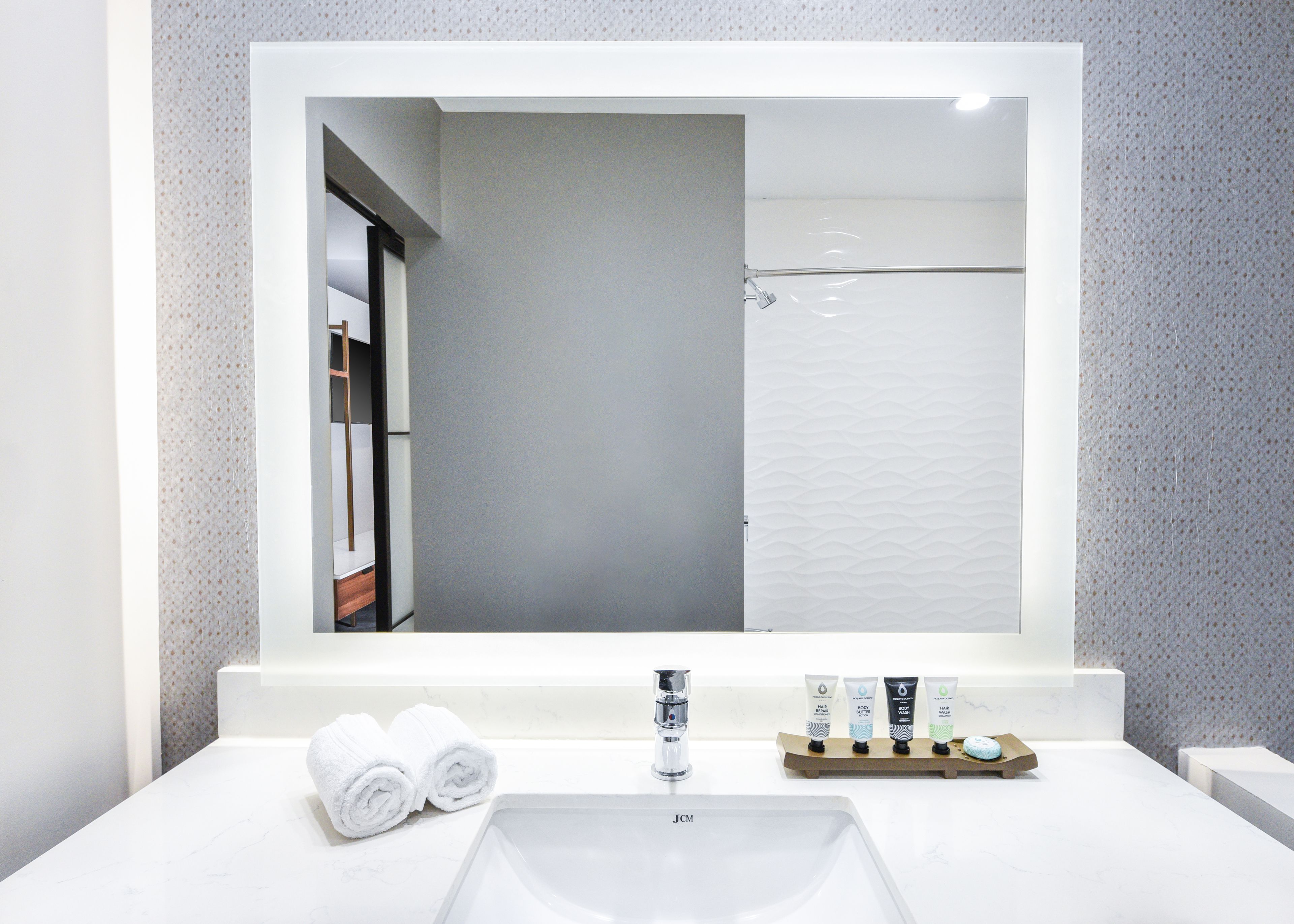 Photo - Hollywood Inn Suites Hotel