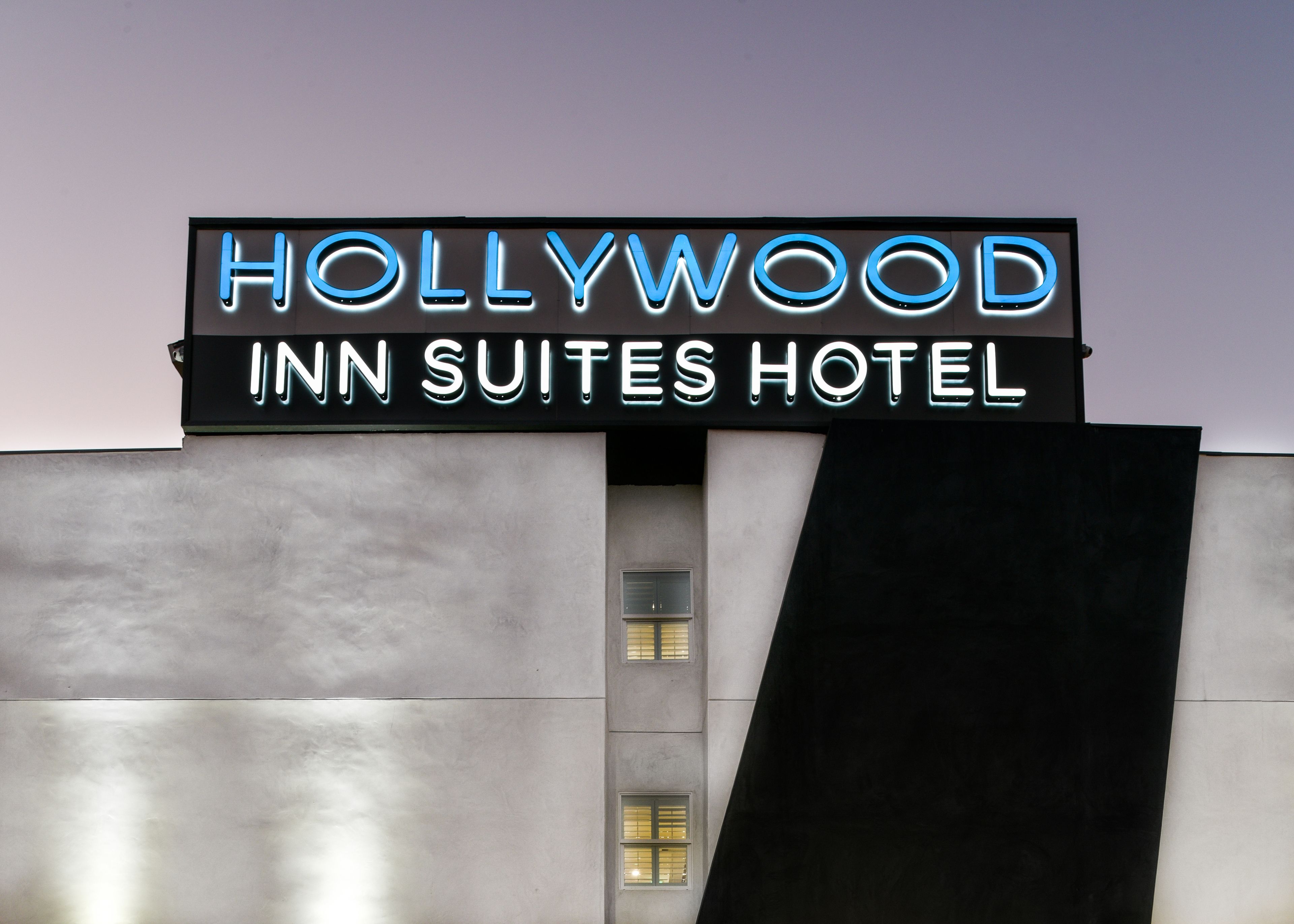 Photo - Hollywood Inn Suites Hotel