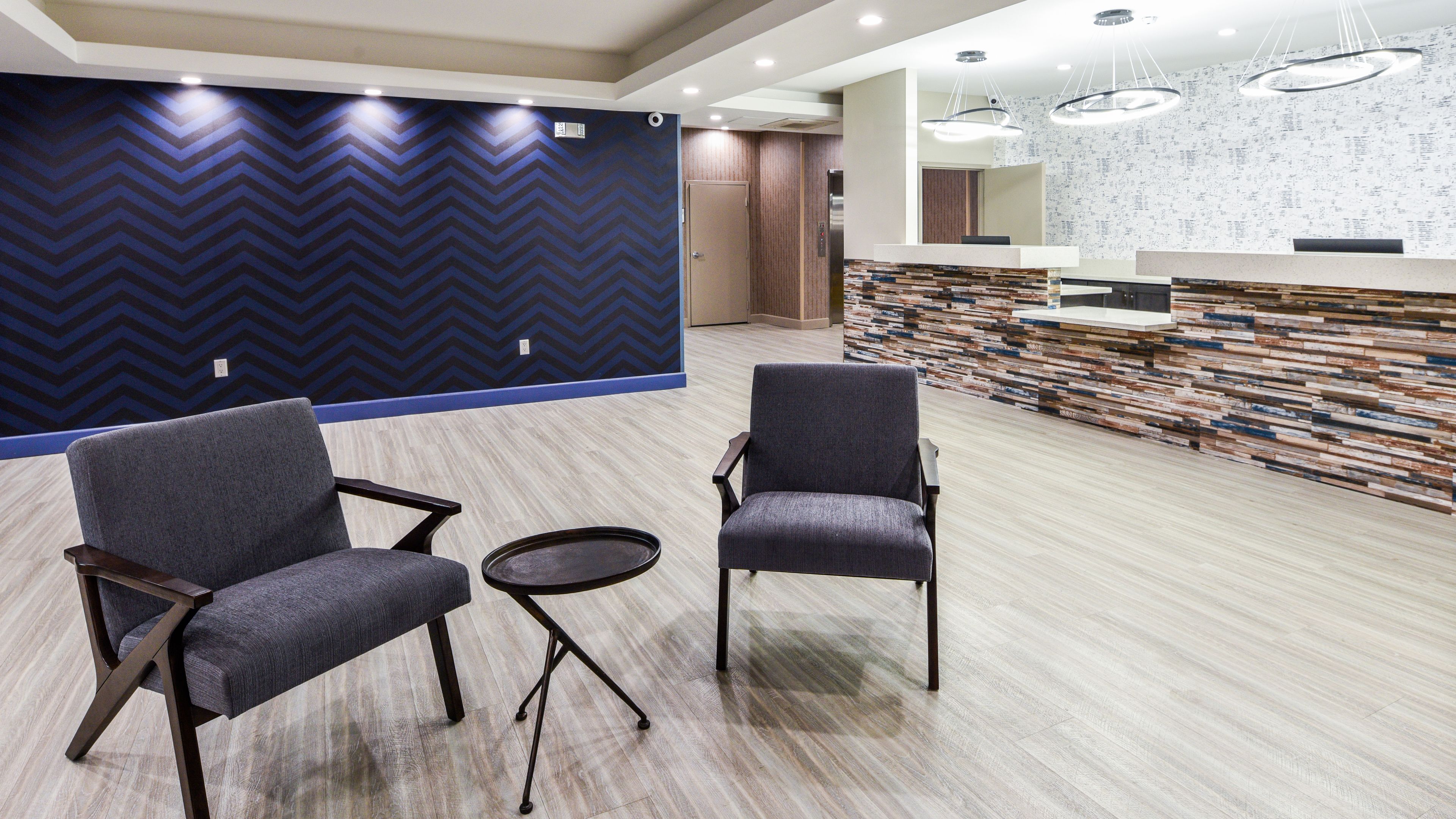 フロント