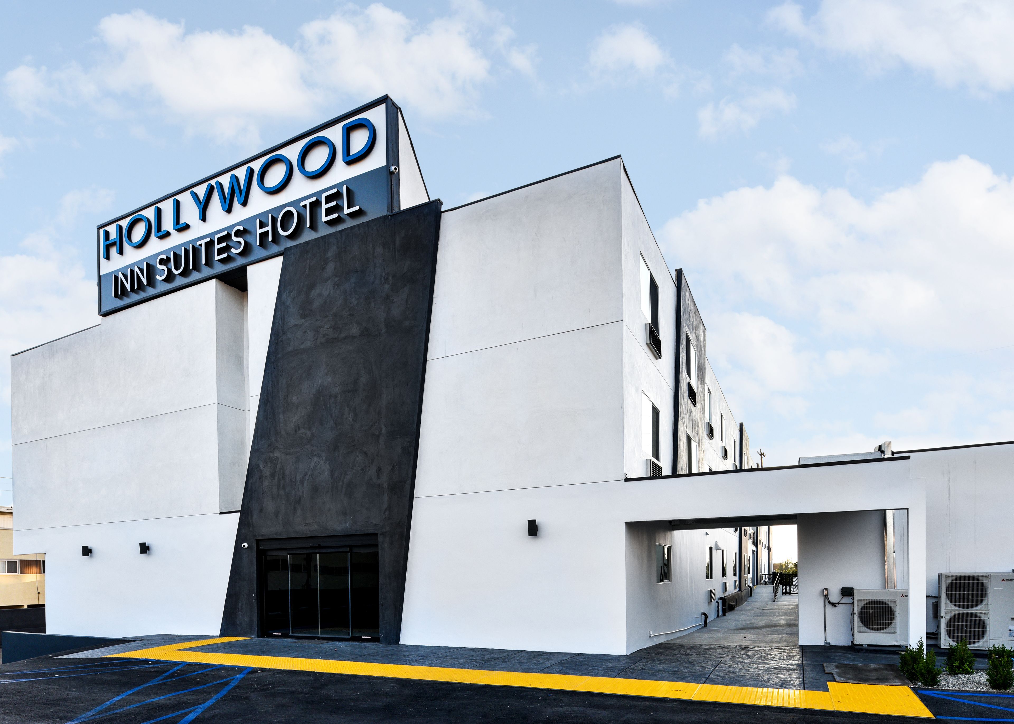 Photo - Hollywood Inn Suites Hotel