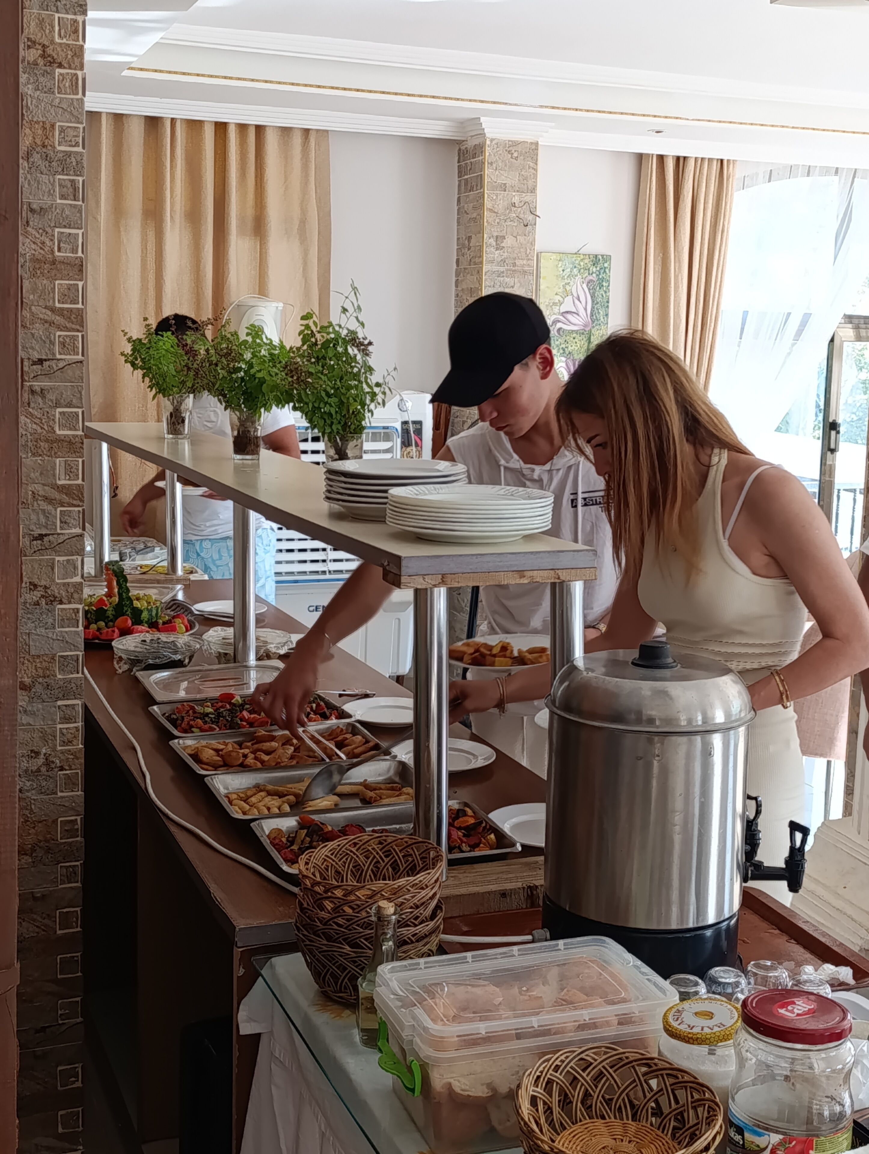 Free daily buffet breakfast