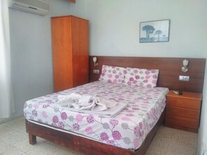 Habitación doble estándar, vista al mar | Escritorio y wifi gratis 