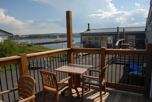 Harbourview Motel & Accommodations