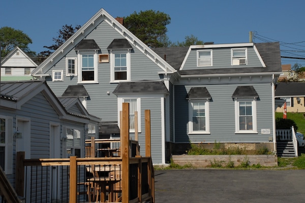 Vista frontal de la propiedad