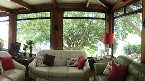 Lobby sitting area - Beautiful Lake House Atitlan AT001 (Santiago Atitlán)