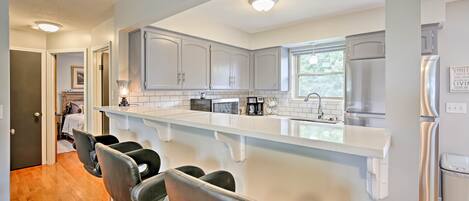 Fridge, microwave, dishwasher, coffee/tea maker