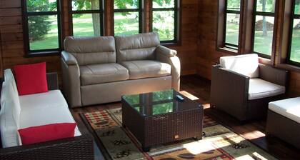 Spacious newly remodeled pet-friendly home