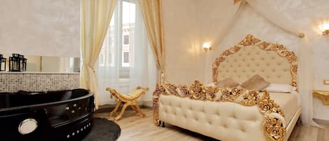 Deluxe Suite, Jetted Tub