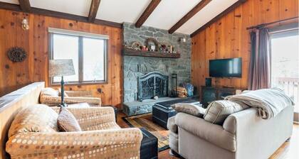 Beautiful Windham Chalet 2 minutes to Town and the Mountain
