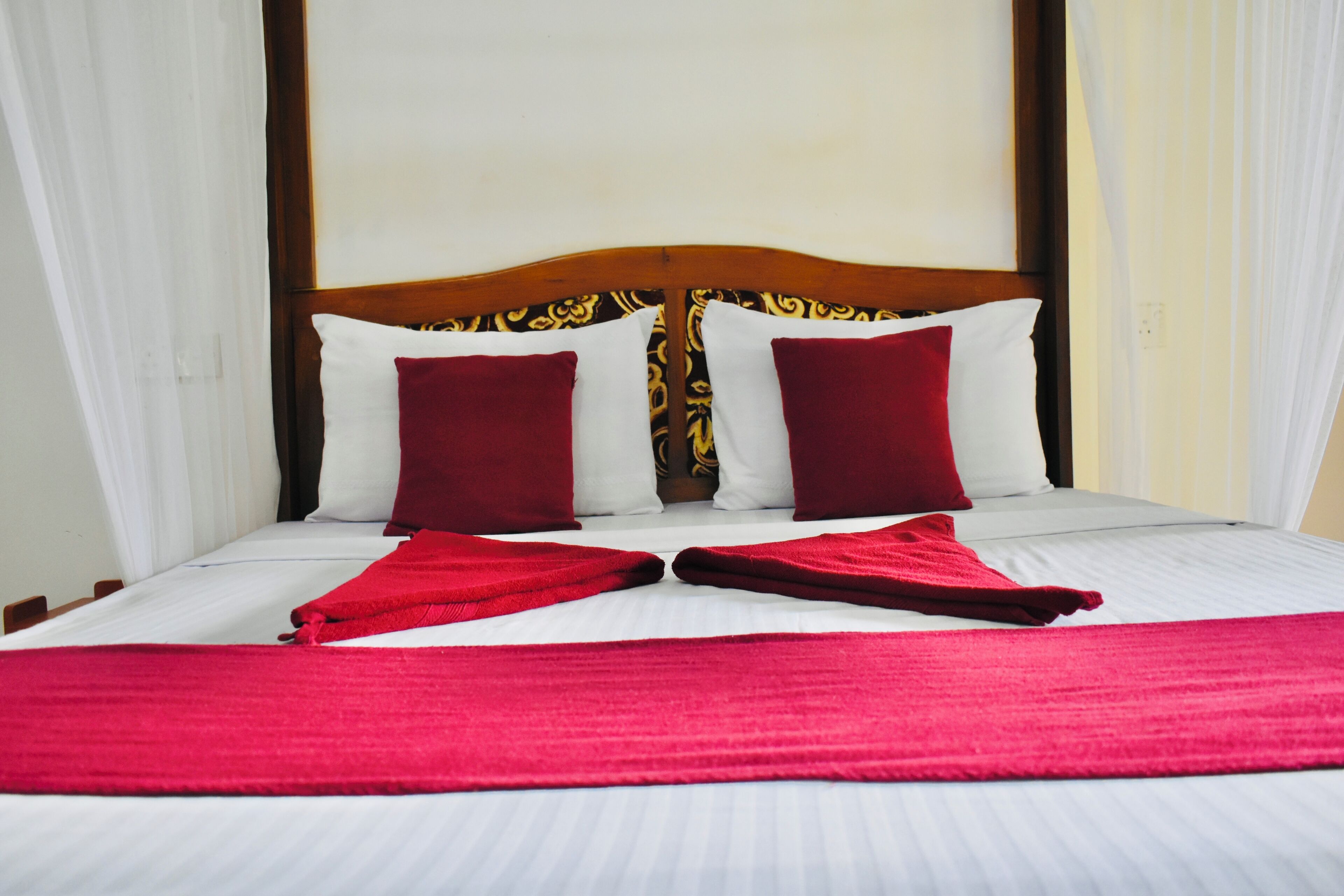 Quarto casal standard | 7 quartos, individualmente decorados, escrivaninha
