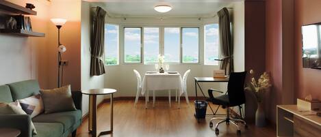 Fernseher, Bücher, Videothek