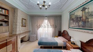 4 soverom, strykejern/-brett, wi-fi (inkludert) og sengetøy