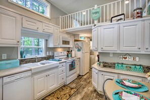 Fridge, microwave, stovetop, dishwasher