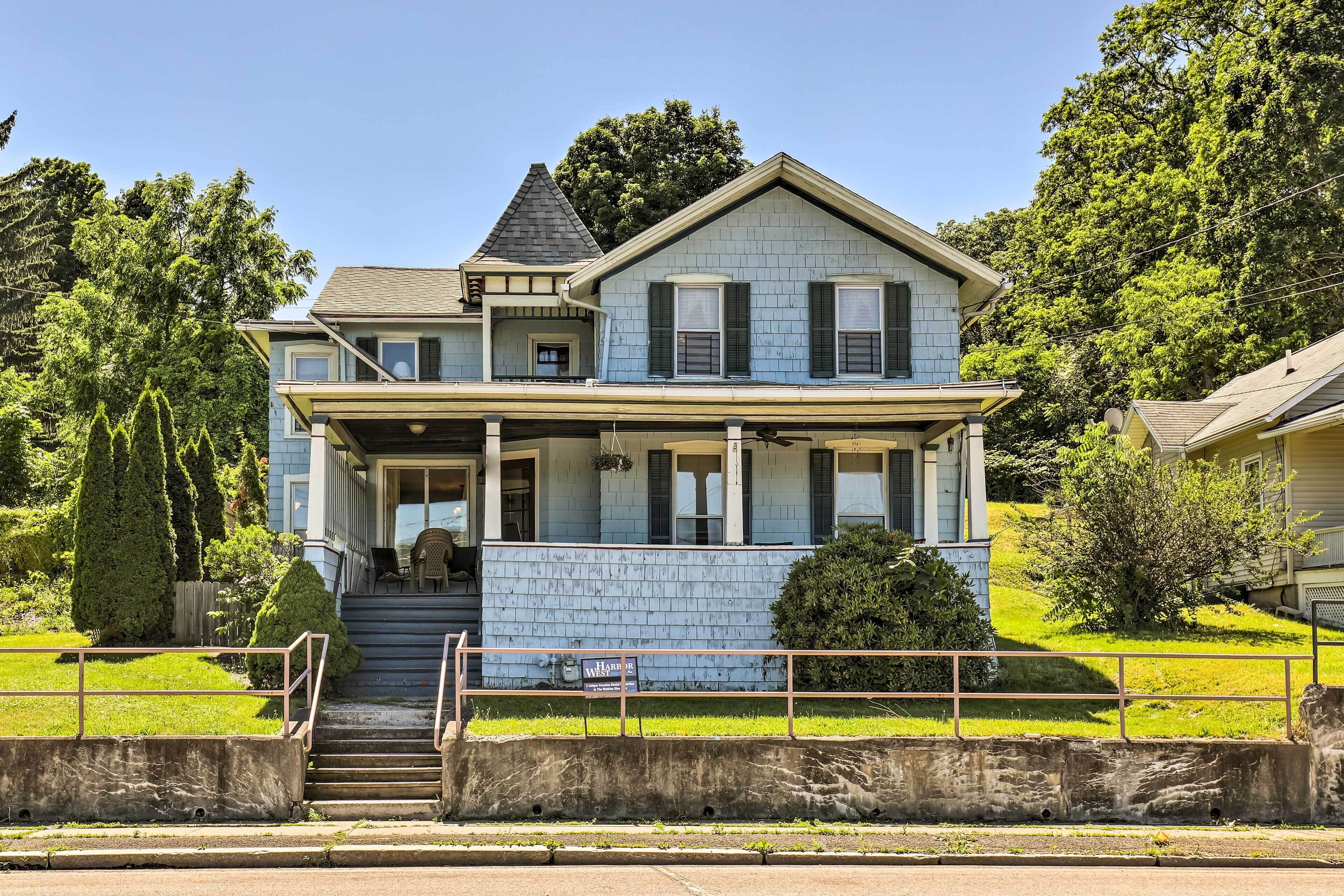 NEW! Seneca Lake Home w / Lake Views and Sun Terrace! in Watkins Glen, United States