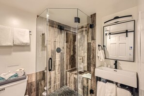 House, 3 Bedrooms | Bathroom