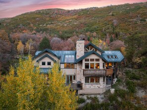 Exterior - PANORAMIC VIEWS - Hot Tub - 4 Bedroom Mountain Home (Sundance)