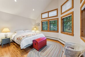 5 bedrooms, iron/ironing board, free WiFi, bed sheets