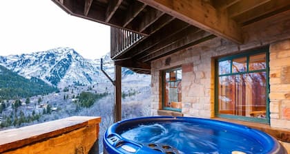 PANORAMIC VIEWS - Hot Tub - 4 Bedroom Mountain Home