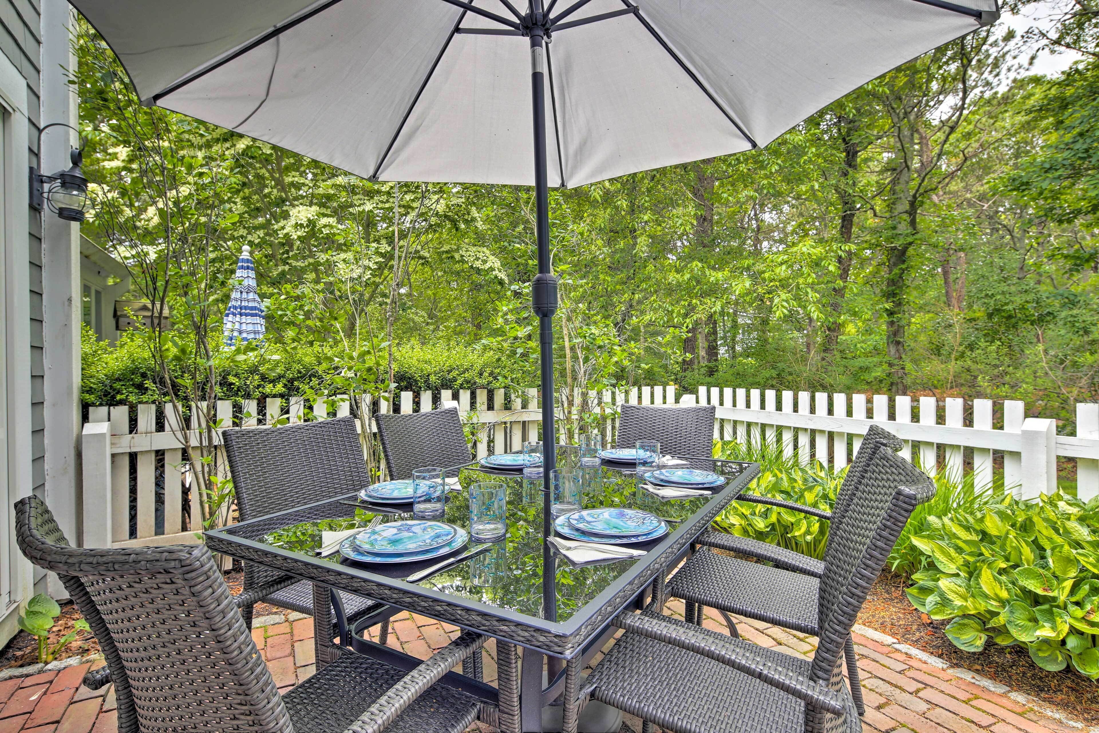 Maushop Village Getaway w/ Private Beach Access!