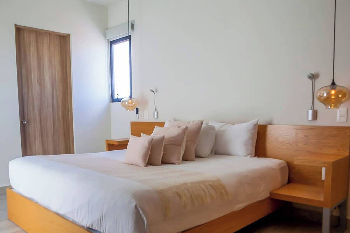1 slaapkamer, een strijkplank/strijkijzer, wifi, beddengoed