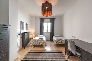 2 bedrooms, desk, iron/ironing board, free WiFi