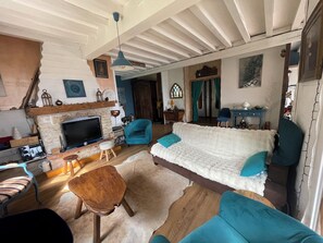 TV, fireplace, DVD player, table tennis