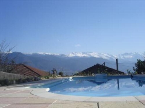 Maison chalet avec piscine chauffee et jardin  : Entre Grenoble et Chambery