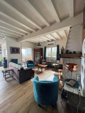 TV, fireplace, DVD player, table tennis