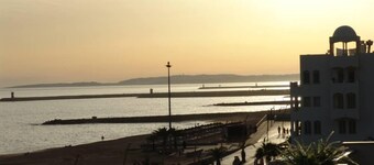 Beachfront 1 bedroom holiday apartment in Quarteira, Algarve