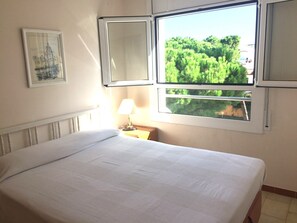 2 habitaciones, tabla de planchar con plancha y wifi gratis 