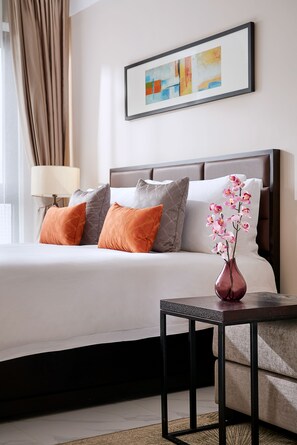 Deluxe-Studio | Hochwertige Bettwaren, Daunenbettdecken, Zimmersafe, Schreibtisch