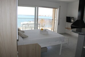 1 chambre, fer et planche à repasser, Wi-Fi gratuit, draps fournis