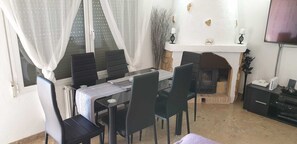 Dining - Private owned 3 bed detached Villa, Private Pool, air con & wifi sleeps 6 people (Moraira)