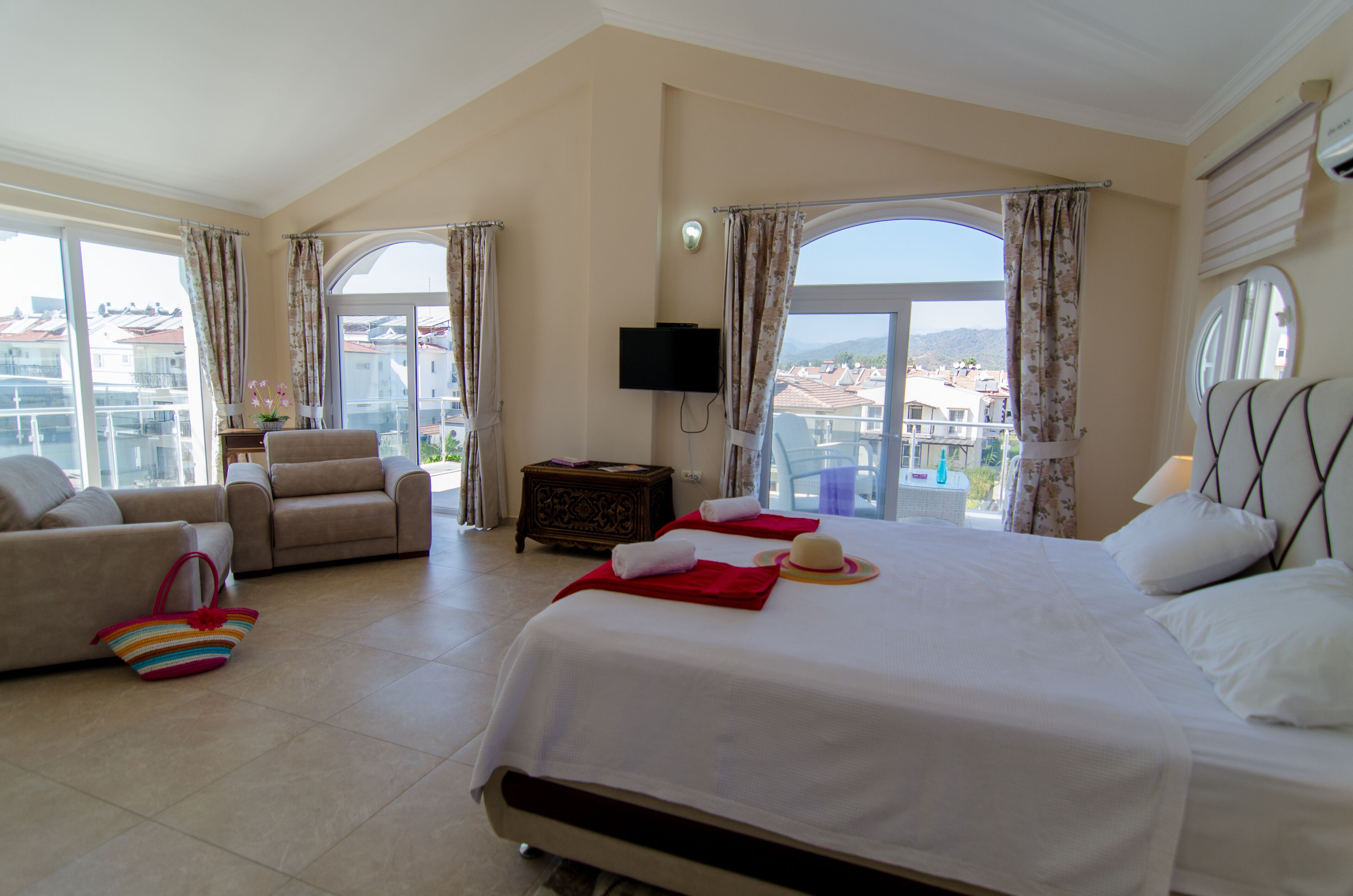 3 chambres, fer et planche à repasser, lit parapluie, Wi-Fi gratuit