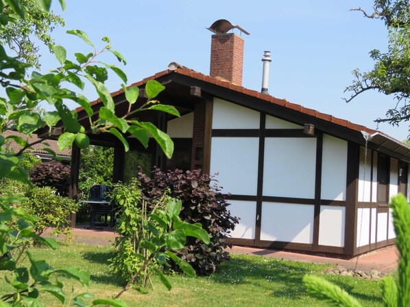 Unclassified image, 1 of 26, button