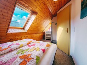 2 Schlafzimmer, Reisekinderbett, WLAN, Bettwäsche