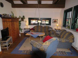 TV - Vacation home Hanse in the vacation village Altes Land - Holiday home 327 Hanse 80sqm for max. 7 persons (Hollern-Twielenfleth)