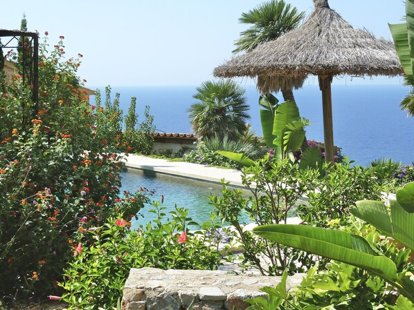 Property grounds - Finca Tramuntana in Banyalbufar with fantastic sea views (ETV/8489) (Banyalbufar)