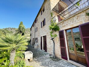 Exterior - Finca Tramuntana in Banyalbufar with fantastic sea views (ETV/8489) (Banyalbufar)