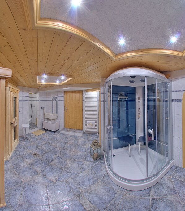 Unclassified image, 1 of 27, button - Vacation apartment Falkenstein, 4 persons, 2 bedrooms, balcony east side, 56 sqm (Inzell)