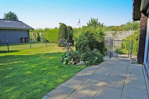 Property grounds - Log cabin with W-LAN - large terrace with beach chair - - with fence in a quiet location (Damp)