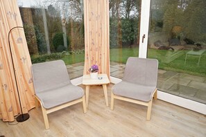 Unclassified image, 4 of 19, button