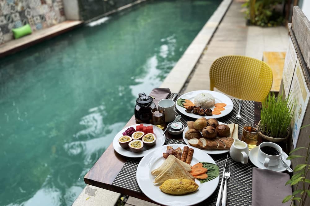Sarina Hotel & Villa