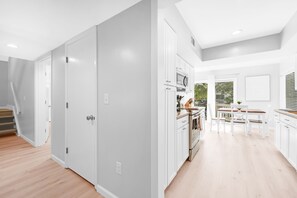Interior - 3BR/2BA Spinnaker! Close to Beaches! Pet Friendly! Amenity access included! (Seabrook Island)
