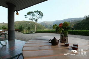 Lobby sitting area - Song Lin Homestay (Dongshan)