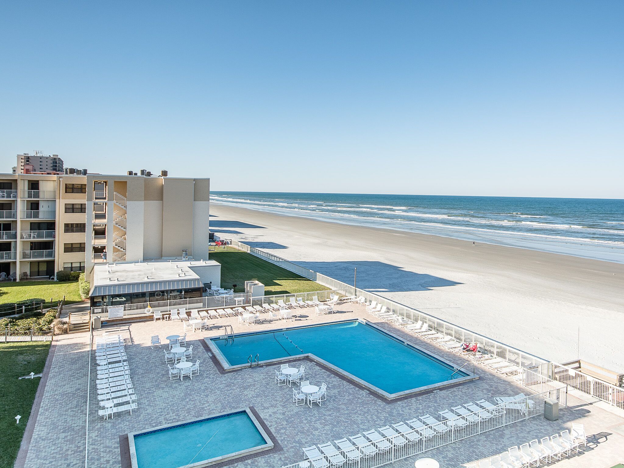 Castle Reef 516 / Ocean View / Pool & Kiddie Pool / Car Free Beach / Walk to shopping & dining