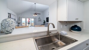 Interior - View of Edisto & Ocean! Walk to Pools, Golf! Amenity Access included! (Seabrook Island)