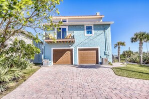 This is the back of the house on the roadside - Beachfront Home Sleeps 12 with Private Balcony and Grill (New Smyrna Beach)