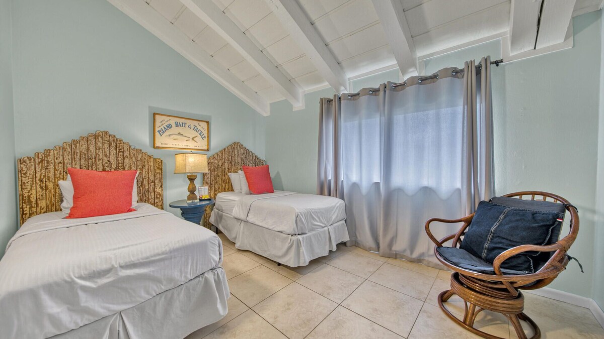 Photo 7 of Beach Service Included, Private Beach, Chateau La Mer 10E!