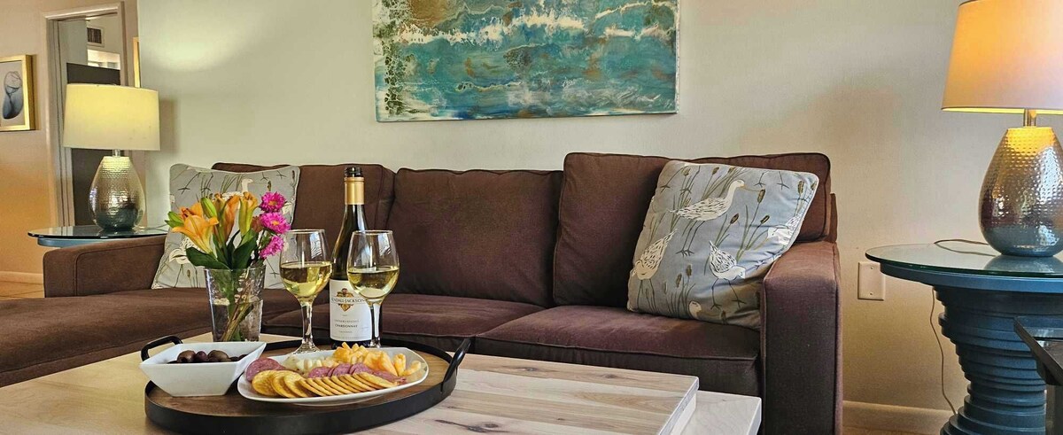 Beach Service Included, Private Beach, Chateau La Mer 10E!